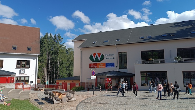 F09.jpg